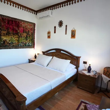 Hotel Boutique Ergjeria *